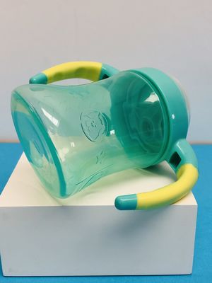 非BPAの自由な6か月を7オンスの赤ん坊の転移のコップこぼしなさい