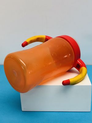 非自由のBPAのこぼれ9か月7オンスの子供の赤ん坊のSippyのコップ